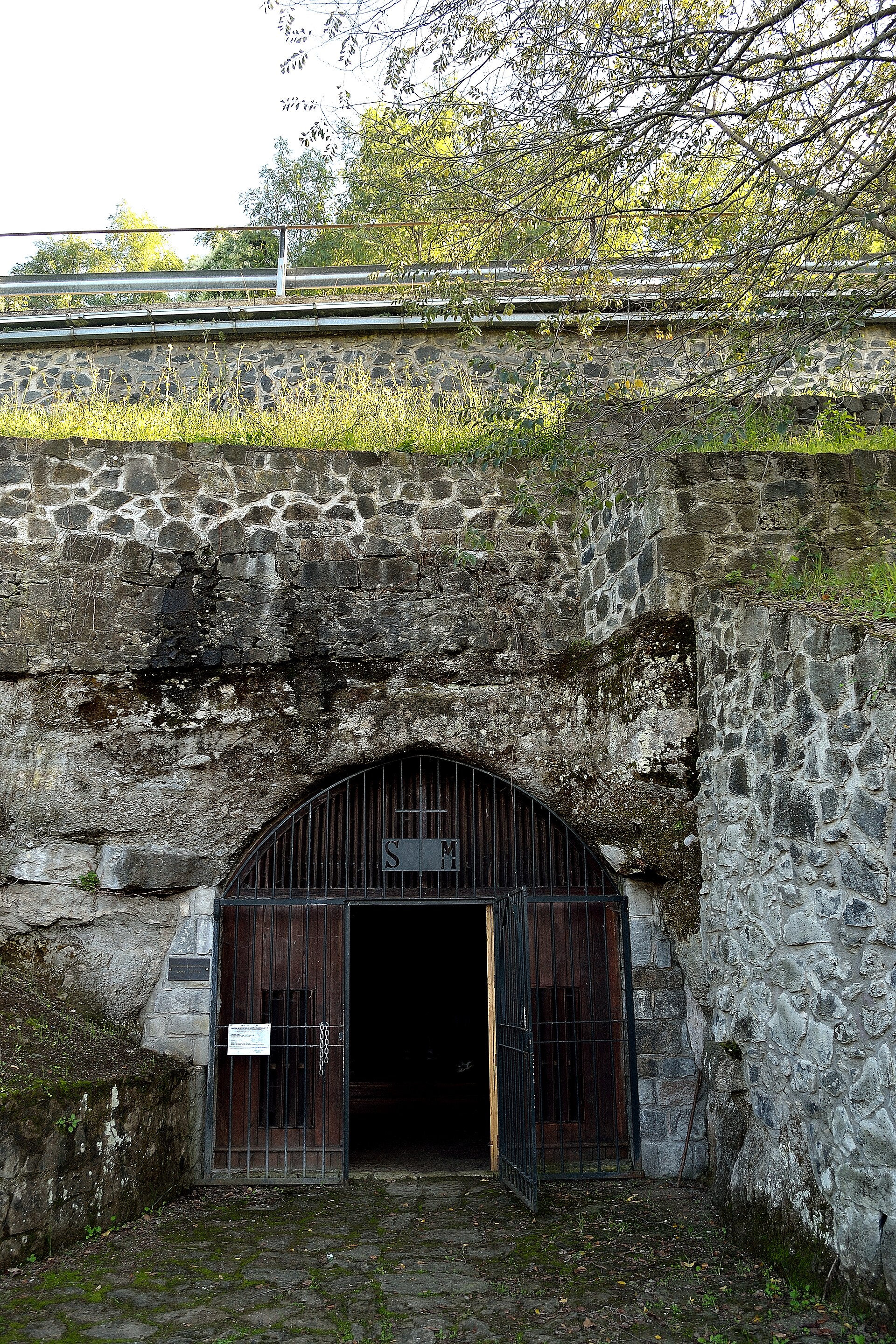 Chiesa rupestre di Santa Margherita